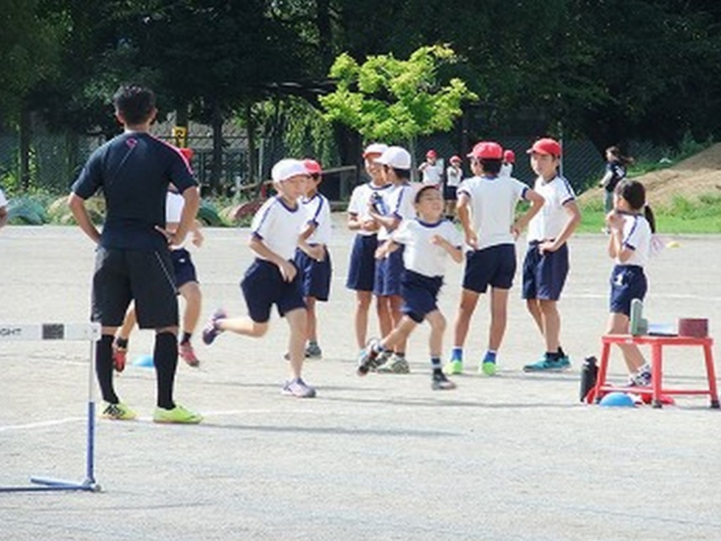 陸上部練習中です。